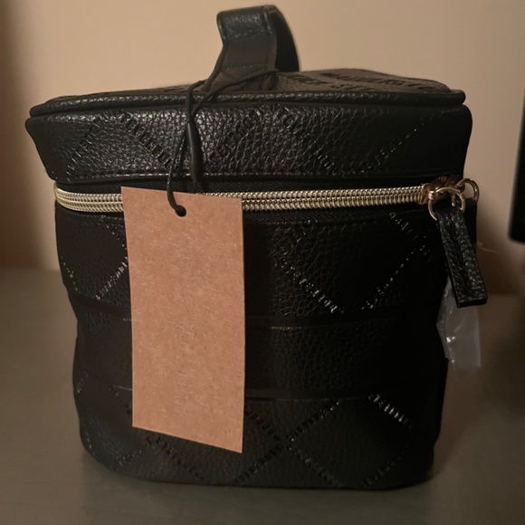 Steve Madden Makeup Bag - Picture 3 of 3